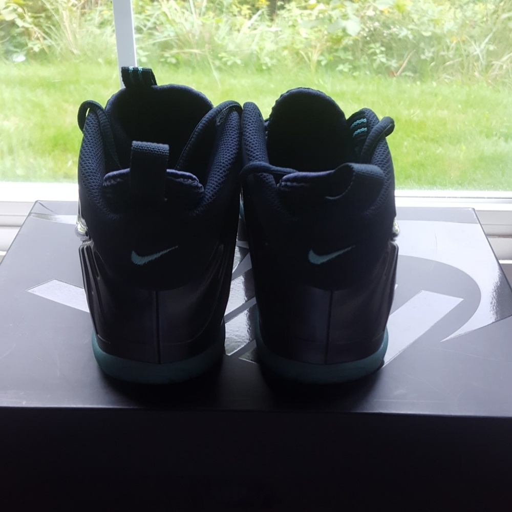 Shoes - Picture 4 of 8